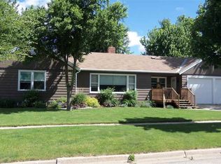 412 W Bishop St, Luverne, MN 56156