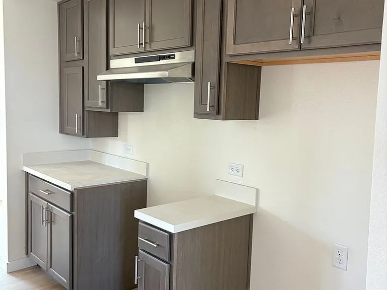 1561 Kay Ct — Photo 2