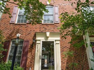 8859 Benchmark Ln, Bristow, VA 20136