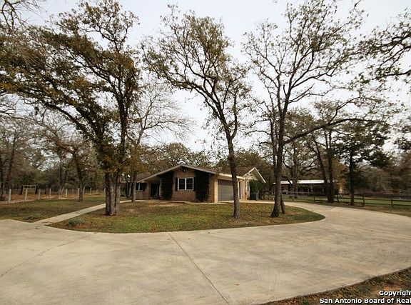 4th image of 2123 Bentwood Dr