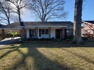 9846 Chateau Dr, Baton Rouge, LA 70815