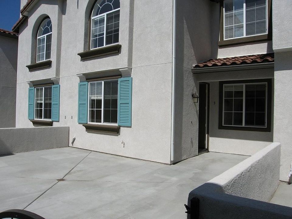 Private Courtyard/Entry