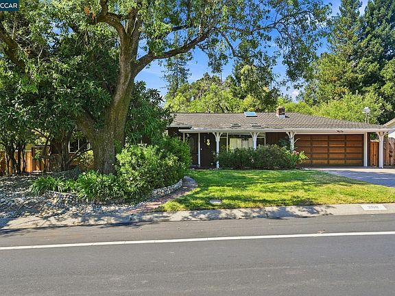 2nd image of 208 Ivy Dr