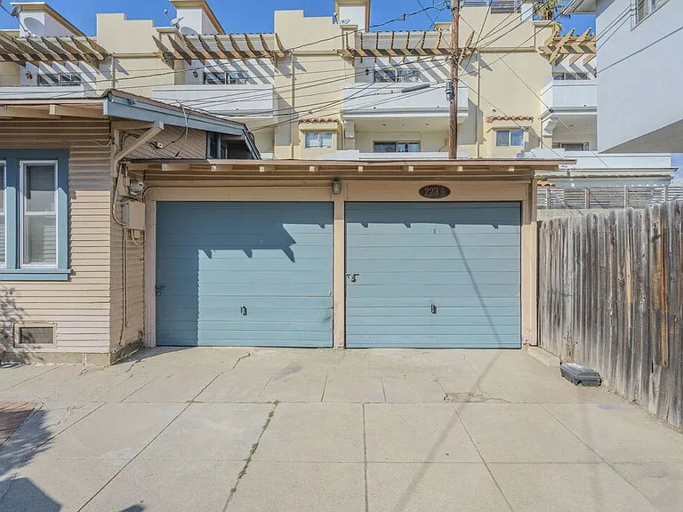 223 California Ave — Photo 15