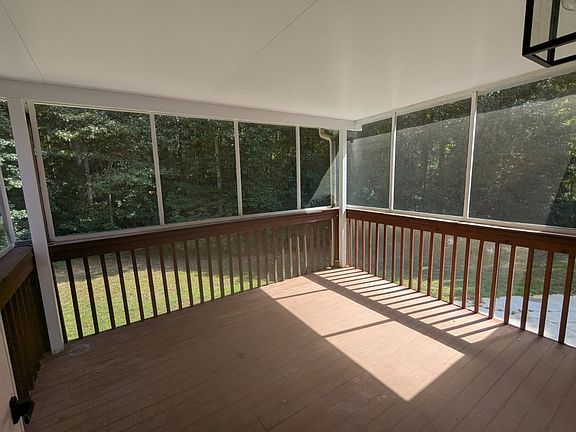 Back porch / screened deck