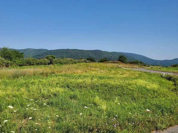 9 Sunrise Ln, Fort Loudon, PA 17224