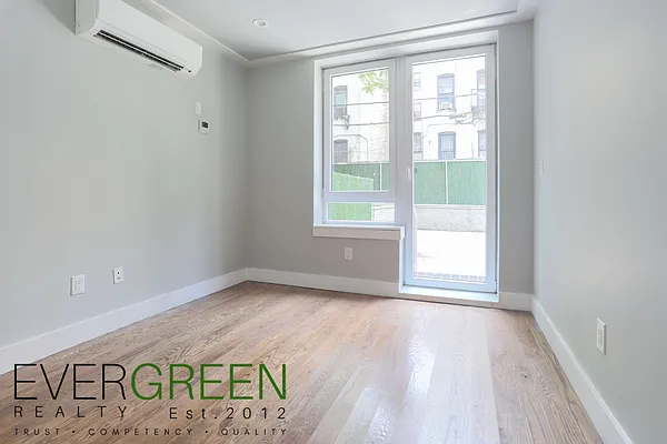 Rented by Evergreen Apartments BK | media 15
