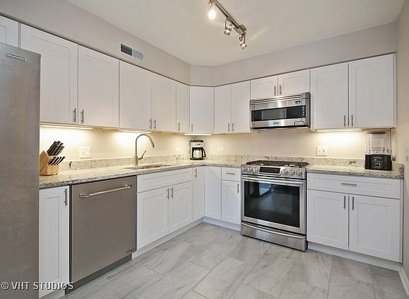 5th image of 650 Laurel Ave APT 102