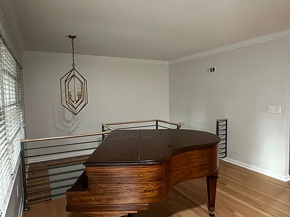 Front room (piano will be gone)