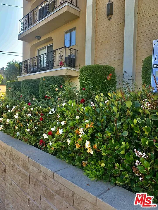 2 bed, 2.0 bath, 1098 sqft, $3,995 — Photo 4