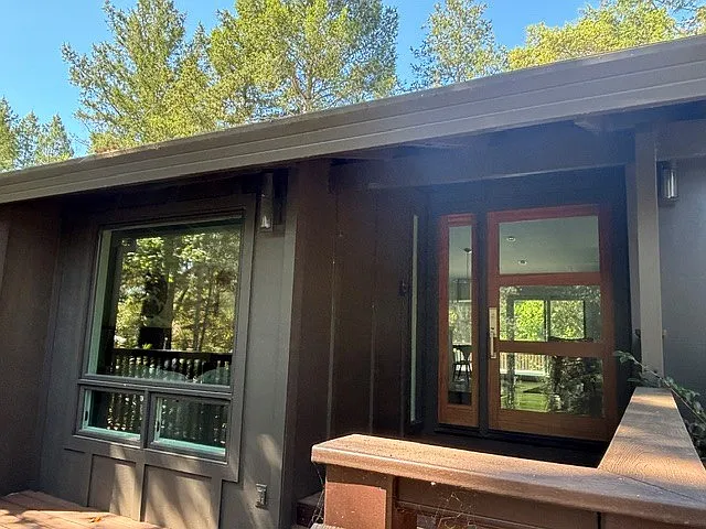 4 bed, 2746 sqft, $10,000 — Photo 2