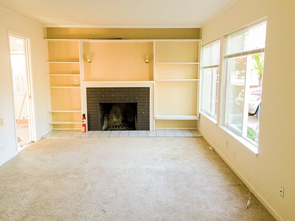 3rd image of 14670 Noble Ave
