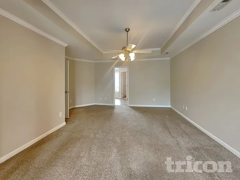 527 W Saddletree Dr — Photo 9