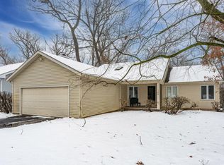 1438 Chadbourne Dr, Davis, IL 61019