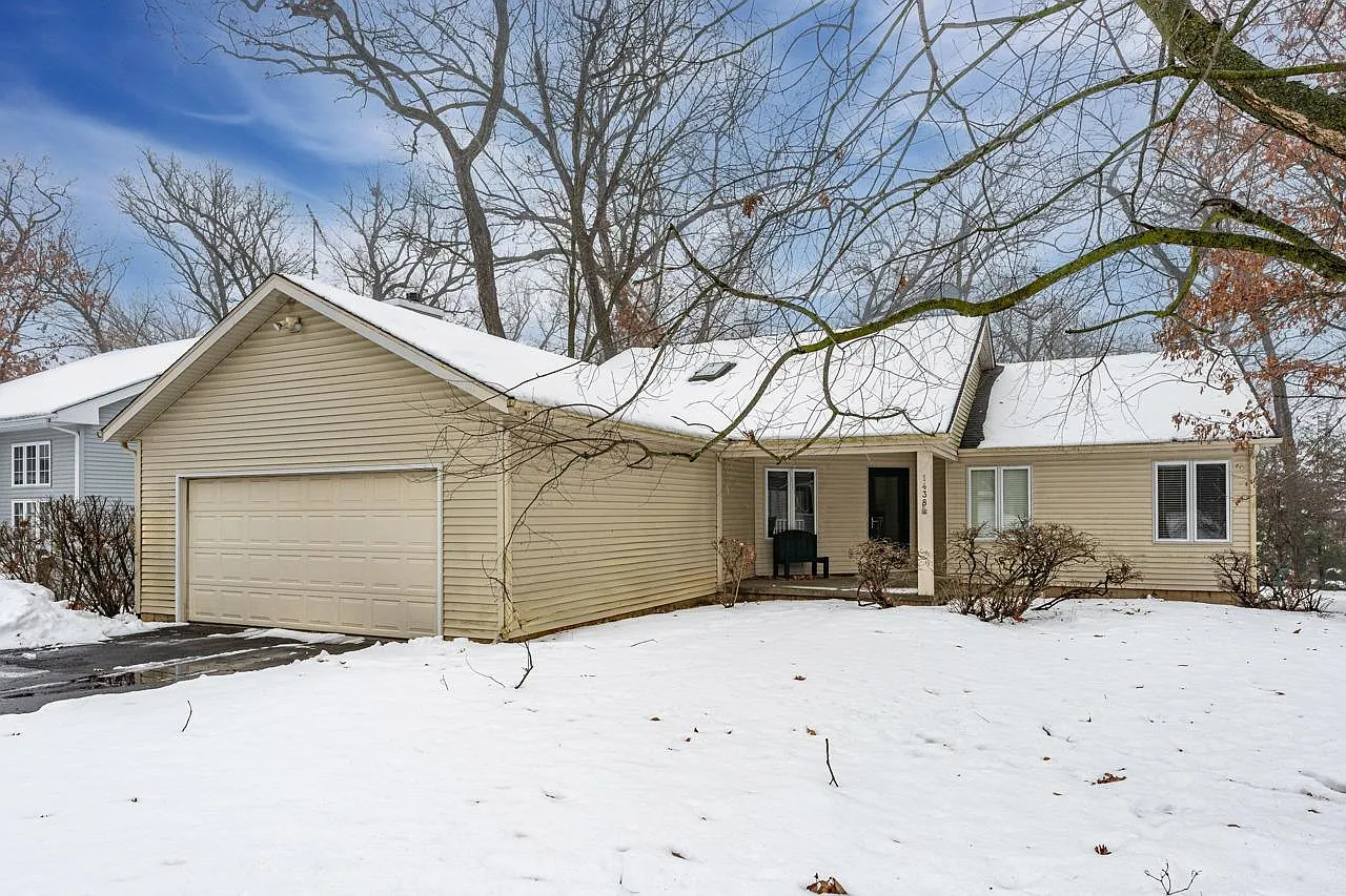 1438 Chadbourne Dr photo 1