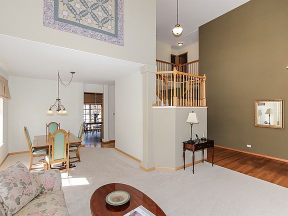 5th image of 1358 N Larkspur Ln