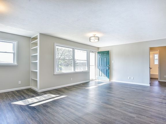 5th image of 1555 E Moffett Ln