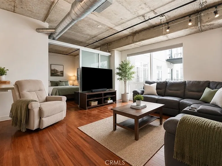 645 W 9th St #314 — Photo 3