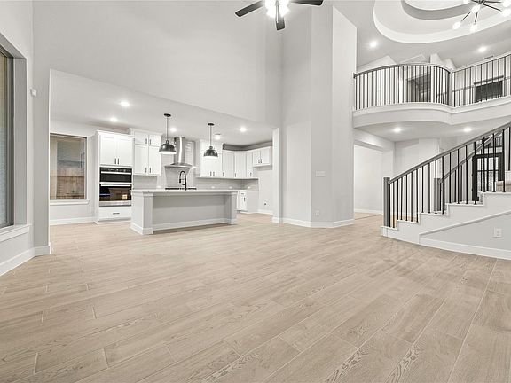 3rd image of 638 Walnut Branch Dr