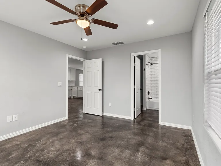 933 Rice St — Photo 2