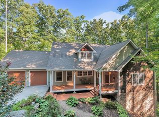 2 Solomon Cir, Hendersonville, NC 28739