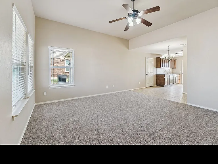 9524 SW 25th St — Photo 3
