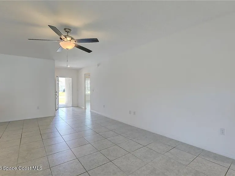 406 Easy St — Photo 9