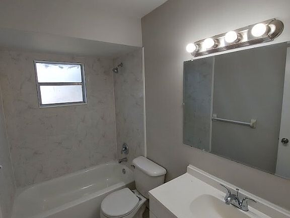 4th image of 5552-5554 8th Ave