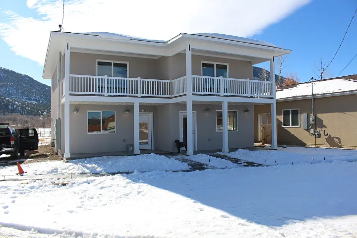 203 True Ave #B — Photo 1