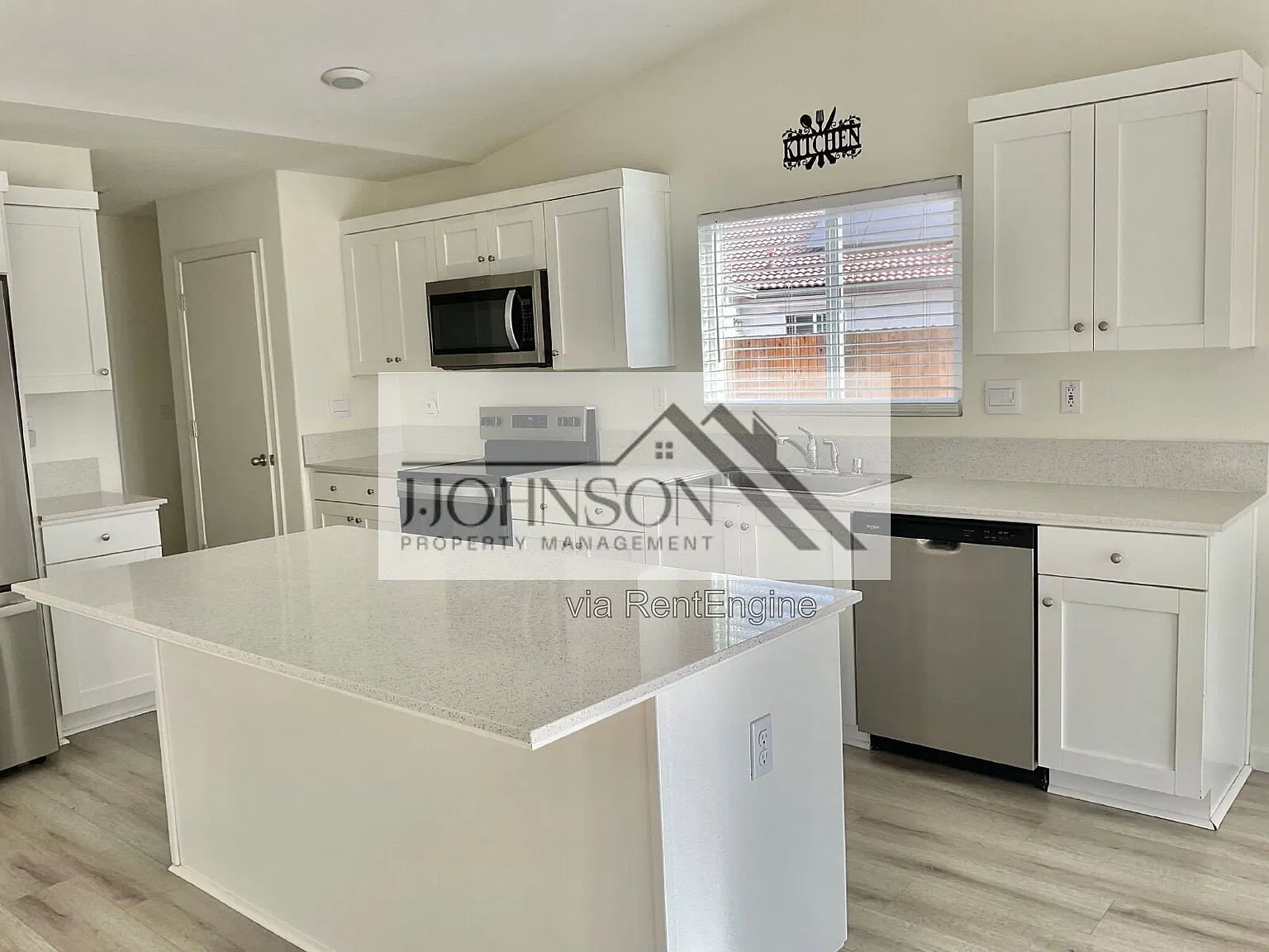 5 bed, 3.0 bath, 2537 sqft, $3,200 — Photo 2