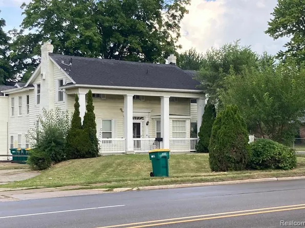 12205 N Saginaw St, Mount Morris, MI 48458