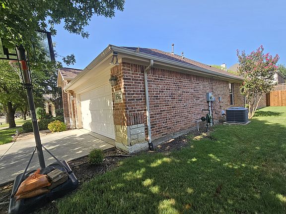 3rd image of 8562 Robertson Dr