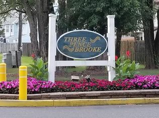 28 Forge Ct, Jackson, NJ 08527