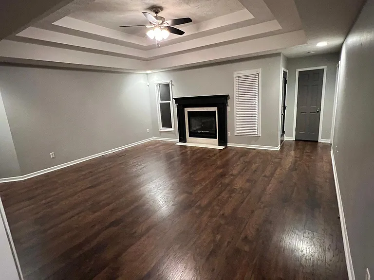 4595 S Park Ave — Photo 5