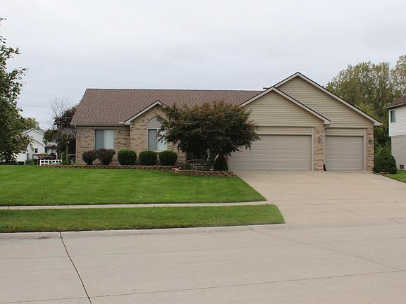 4th image of 47475 Bentley Dr