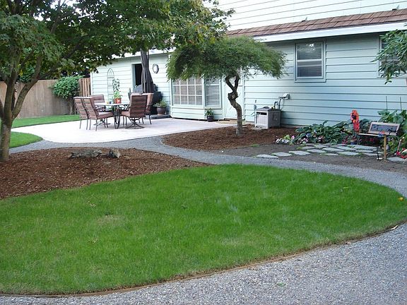 Park-like backyard w/large patio