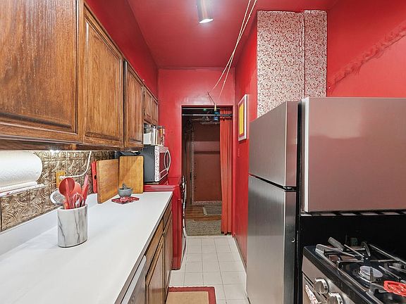 5th image of 255 Eastern Pkwy APT E12