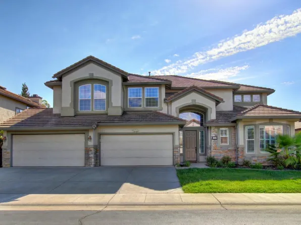 230 Hawkcrest Cir, Sacramento, CA 95835