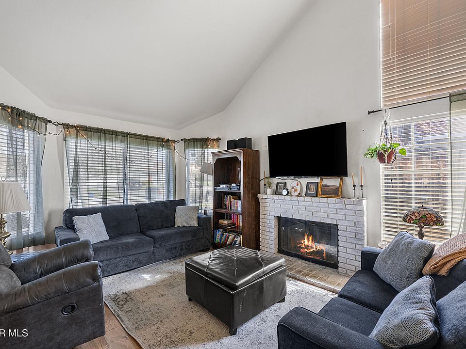 39329 Beacon Ln, Palmdale, CA 93551 | Zillow