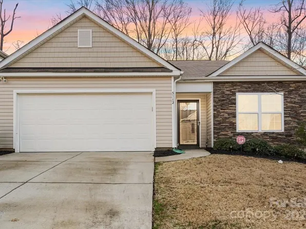 5312 Park Brook Dr, Charlotte, NC 28269