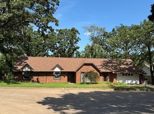 1014 N Faulkner Pl, Claremore, OK 74017