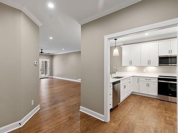 5th image of 5272 Baylor St NW