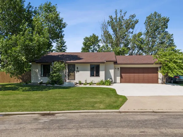 1814 13th Ave N, Moorhead, MN 56560