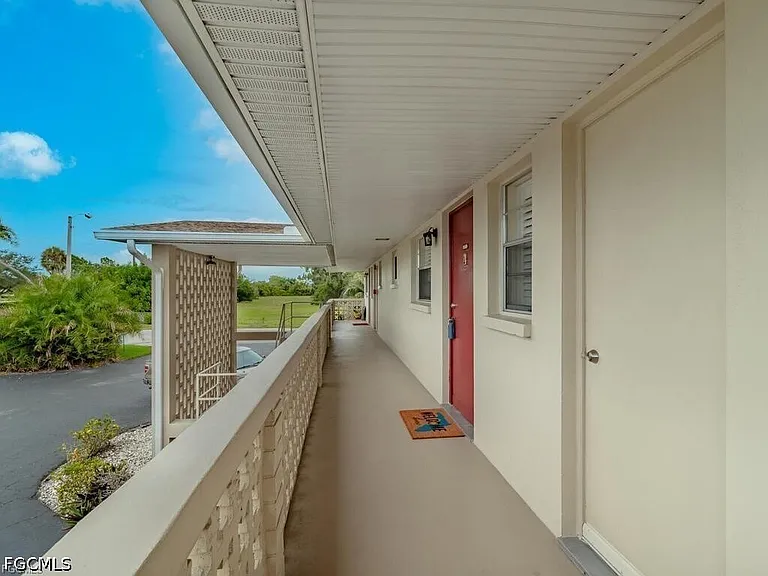 1010 Tropic Ter — Photo 15
