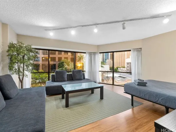 1088 Bishop St APT 512, Honolulu, HI 96813