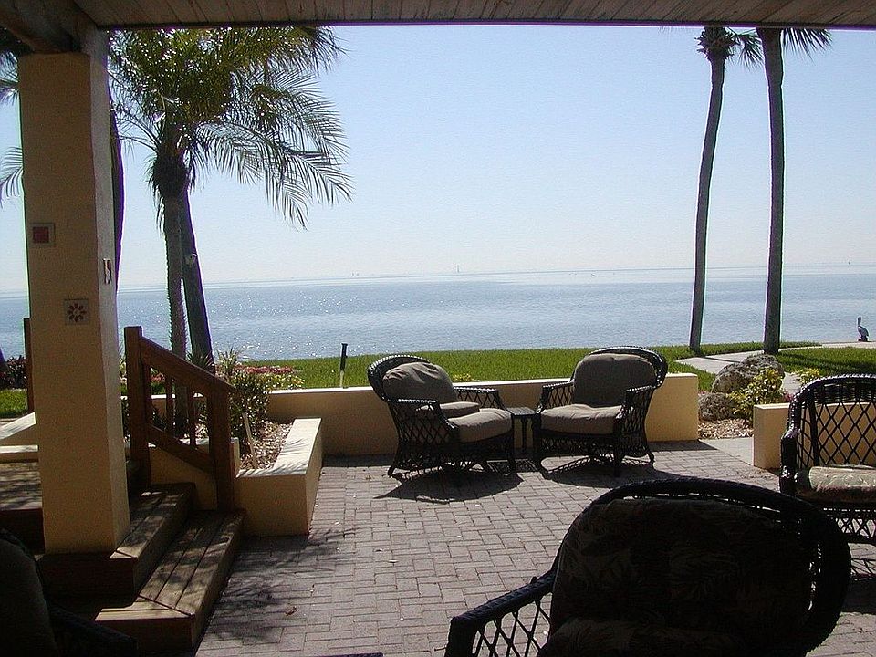 Rear Patio on Water