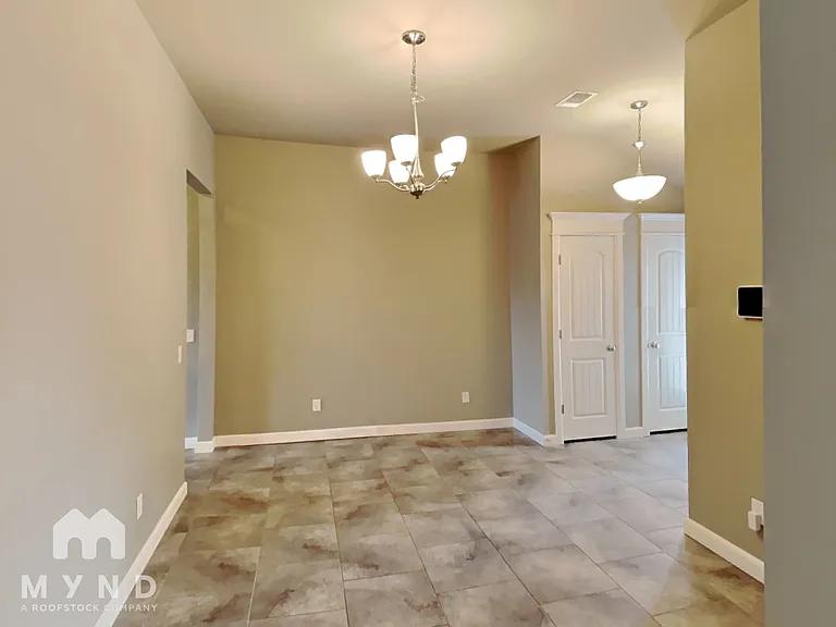 1109 Merlin Dr — Photo 10