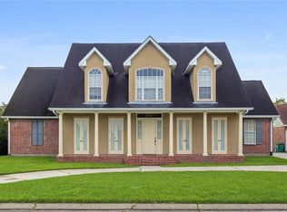 3737 Lake Kristin Dr, Gretna, LA 70056