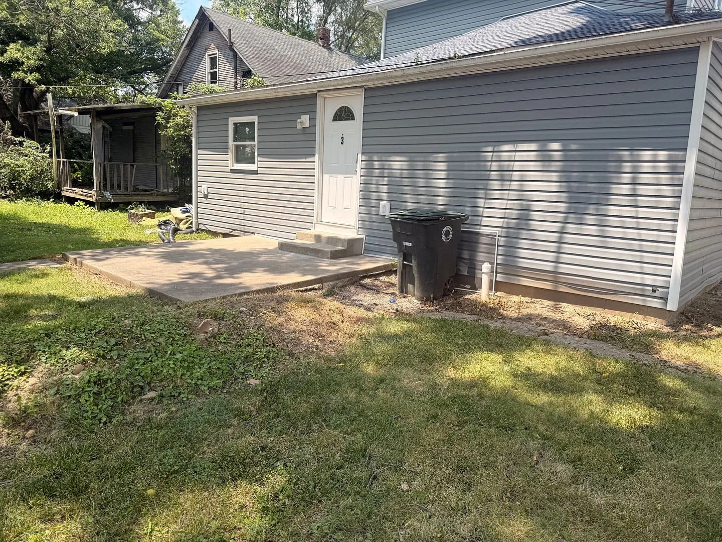1101 W 1st Street — Photo 2