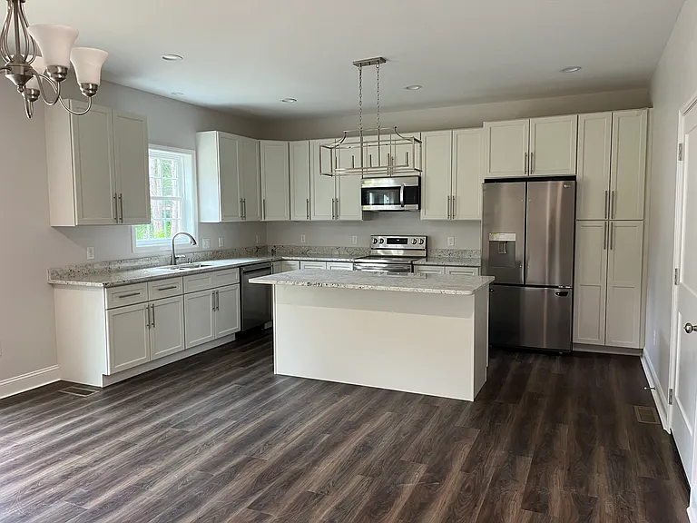240 Old Farm School Rd — Photo 4